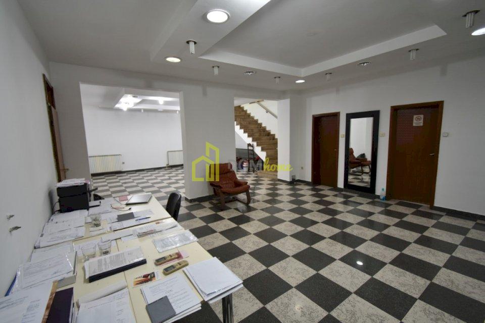 Poslovni prostor 120m2, Centar